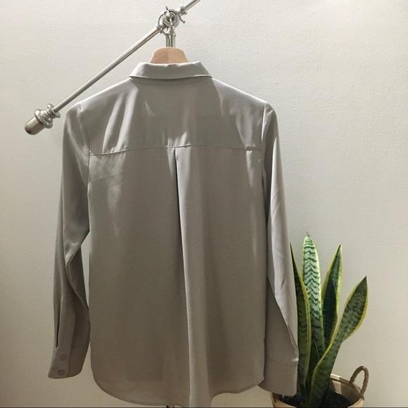 H&M Blouse - Picture 2 of 3